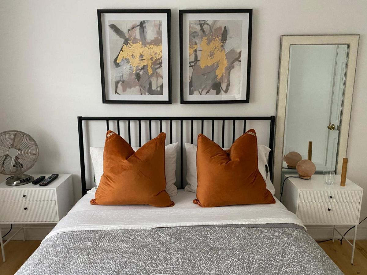 Clearbrooke Gem- Bright Private Bedroom Close To Yyz Toronto Extérieur photo