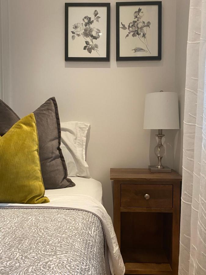 Clearbrooke Gem- Bright Private Bedroom Close To Yyz Toronto Extérieur photo