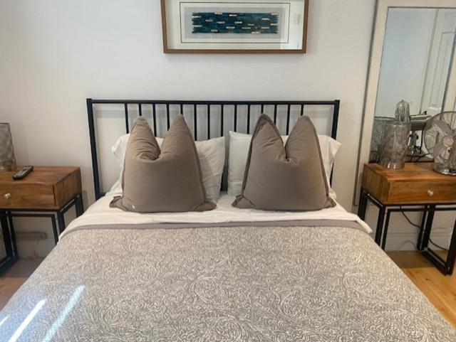 Clearbrooke Gem- Bright Private Bedroom Close To Yyz Toronto Extérieur photo