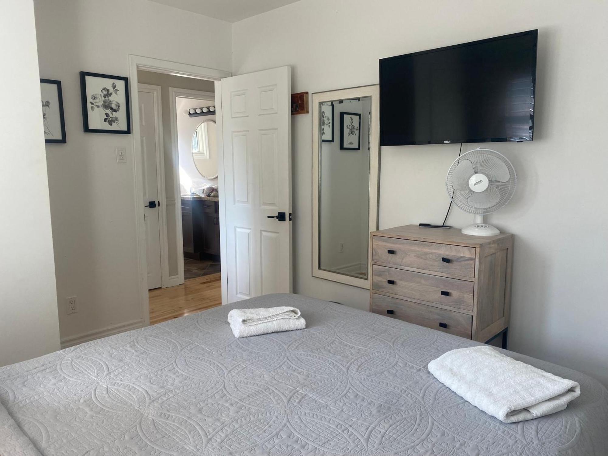 Clearbrooke Gem- Bright Private Bedroom Close To Yyz Toronto Extérieur photo